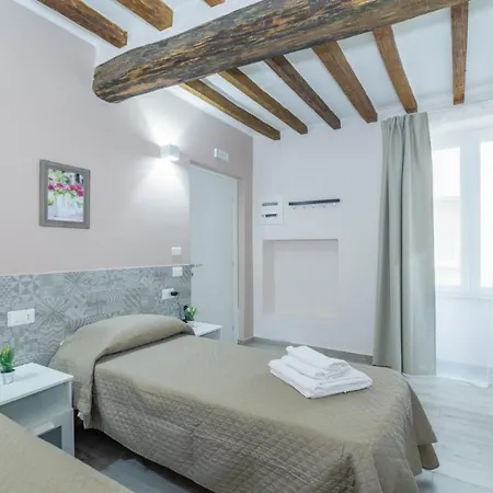 Pensión Residenza Borgo Guazzo - By Devona Parma