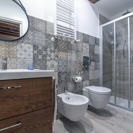 Residenza Borgo Guazzo - By Devona Pensión 3*